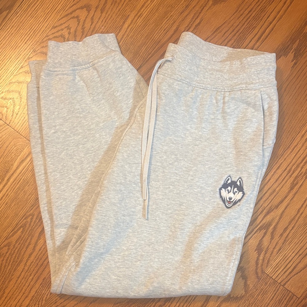 Lululemon - UConn Huskies Kids Light Gray Jogger Sweatpants